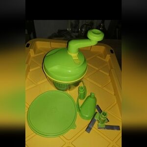 Tupperware Pro Salad and Chopper